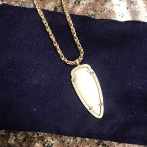 Kendra Scott necklace